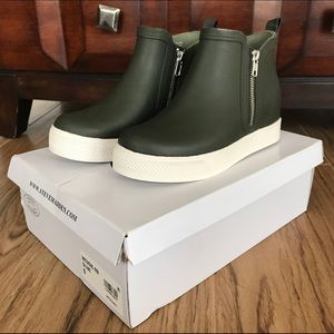 Steve Madden Hunter Green Wedge Rain Boots